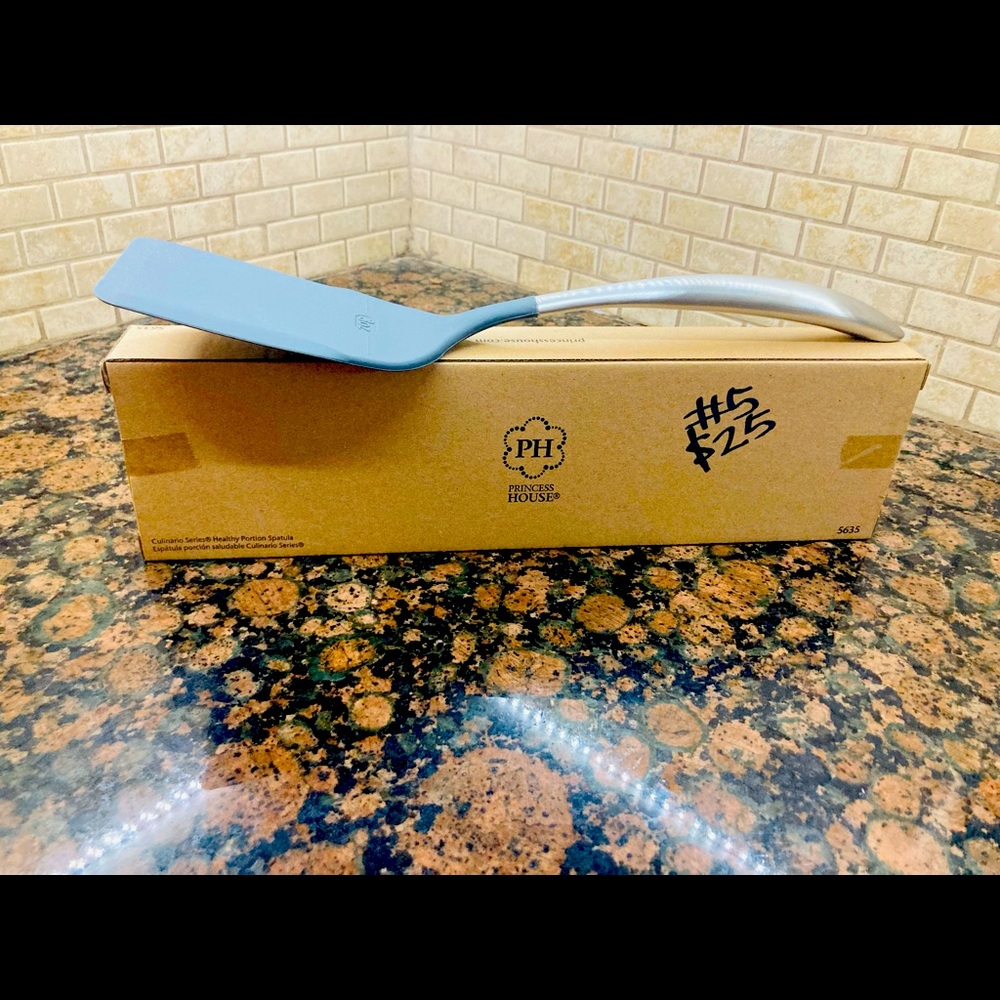Princess House 3oz spatula